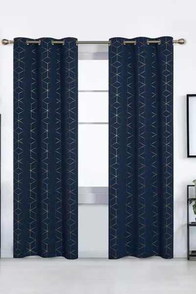 Classic eyelet curtains with smooth finish