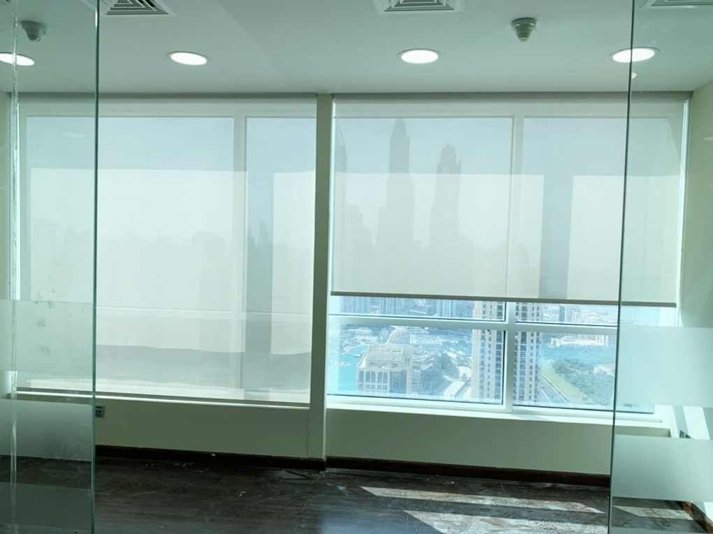 Sunscreen roller blinds Dubai transparent look