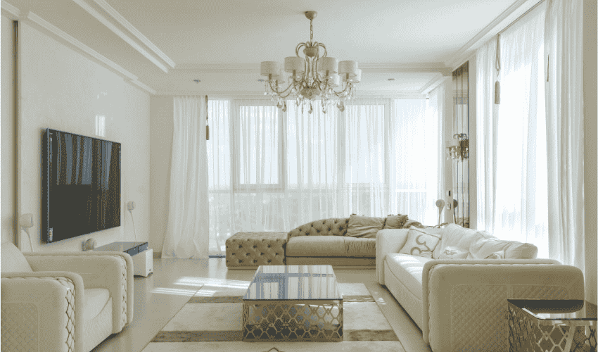 Choose Blinds or Curtains in Dubai
